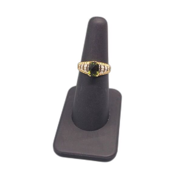 10KT YELLOW GOLD 2.40G DIAMOND 0.10CTW & GREEN STONE RING SIZE 6 (154290-1)